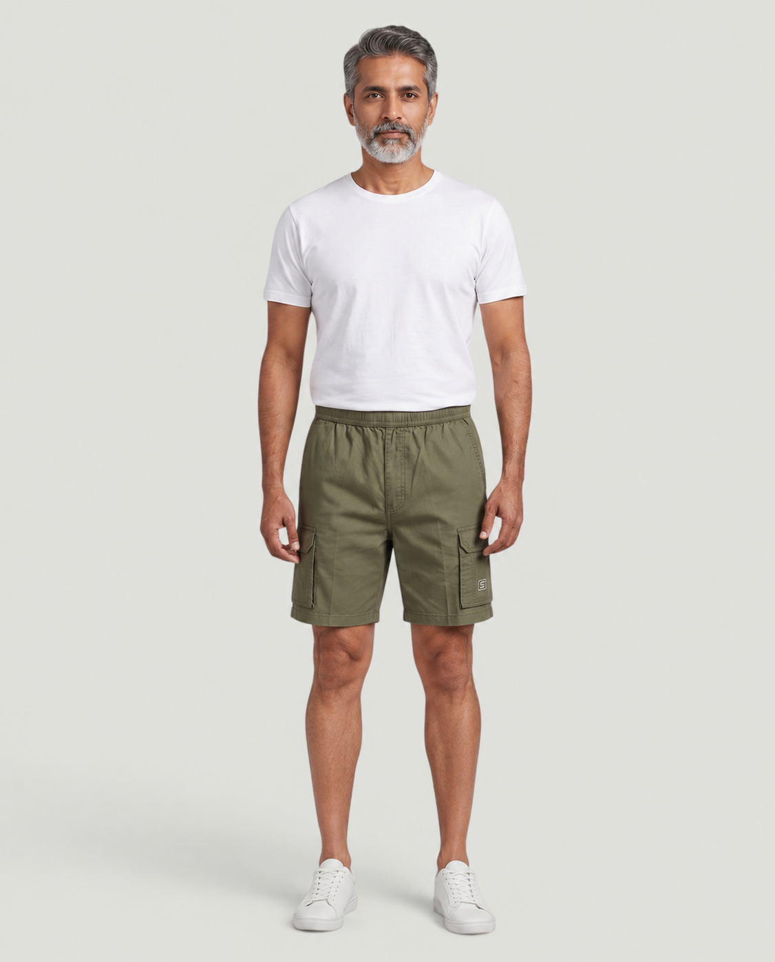 Army Urban Souls Cargo Bermuda, front on model