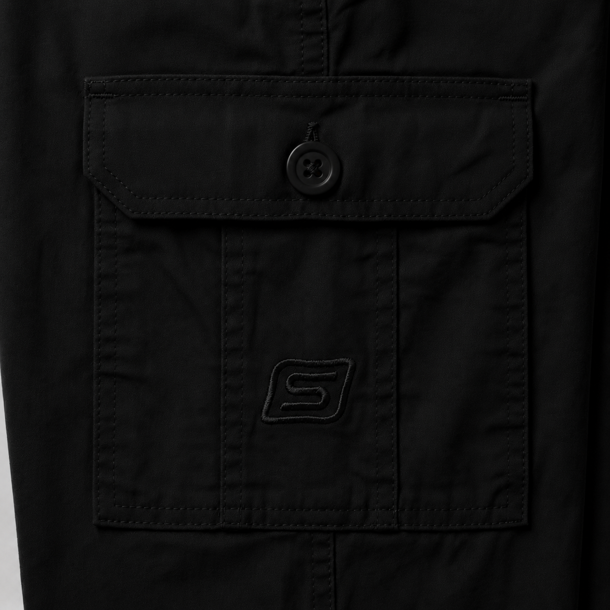 Black Urban Souls Cargo Pant 8805, pocket and logo detail