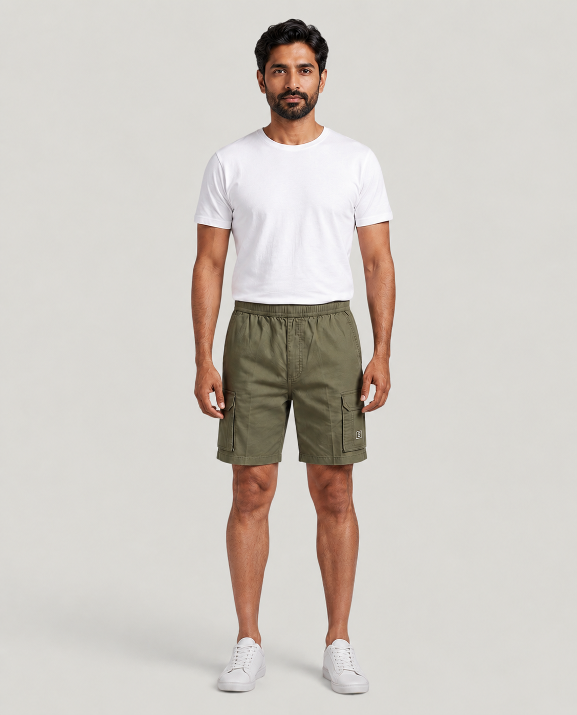 Army Urban Souls Cargo Bermuda, front on model