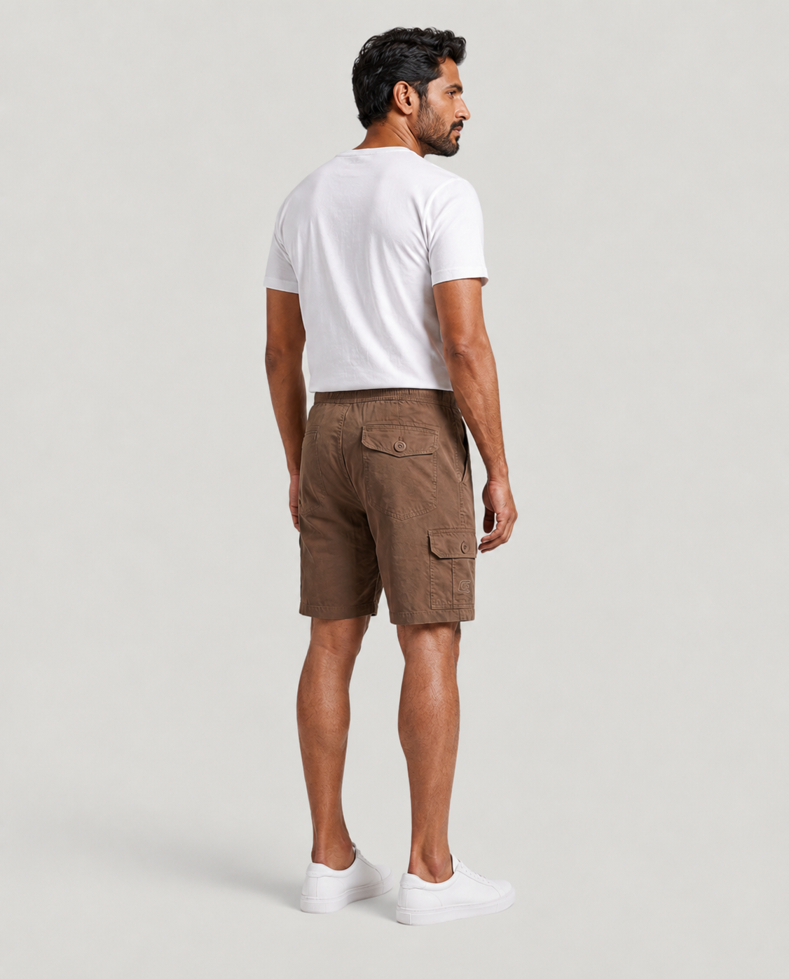 Brown Urban Souls Cargo Bermuda, back view on model
