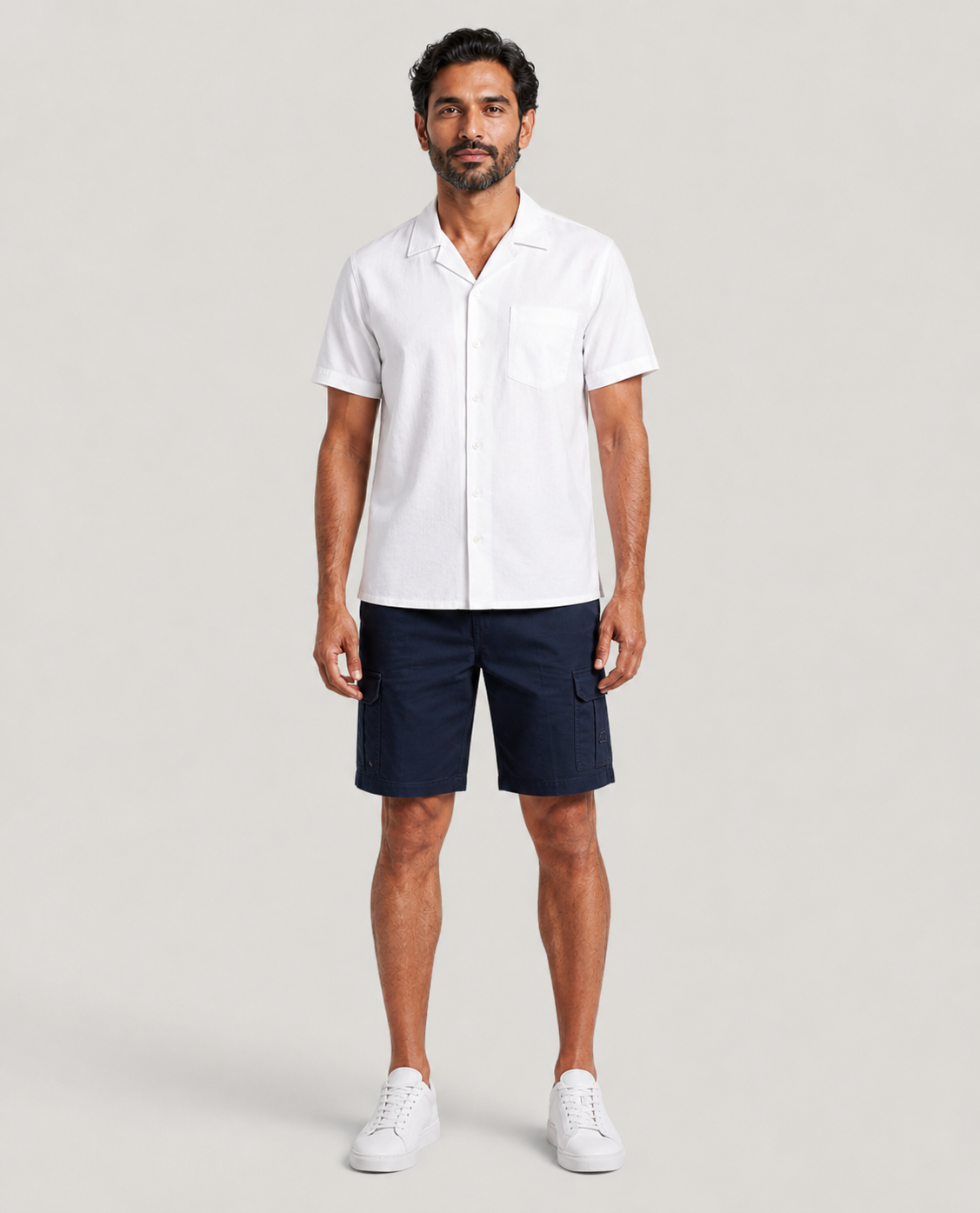 Navy Urban Souls Cargo Bermuda, casual look on model
